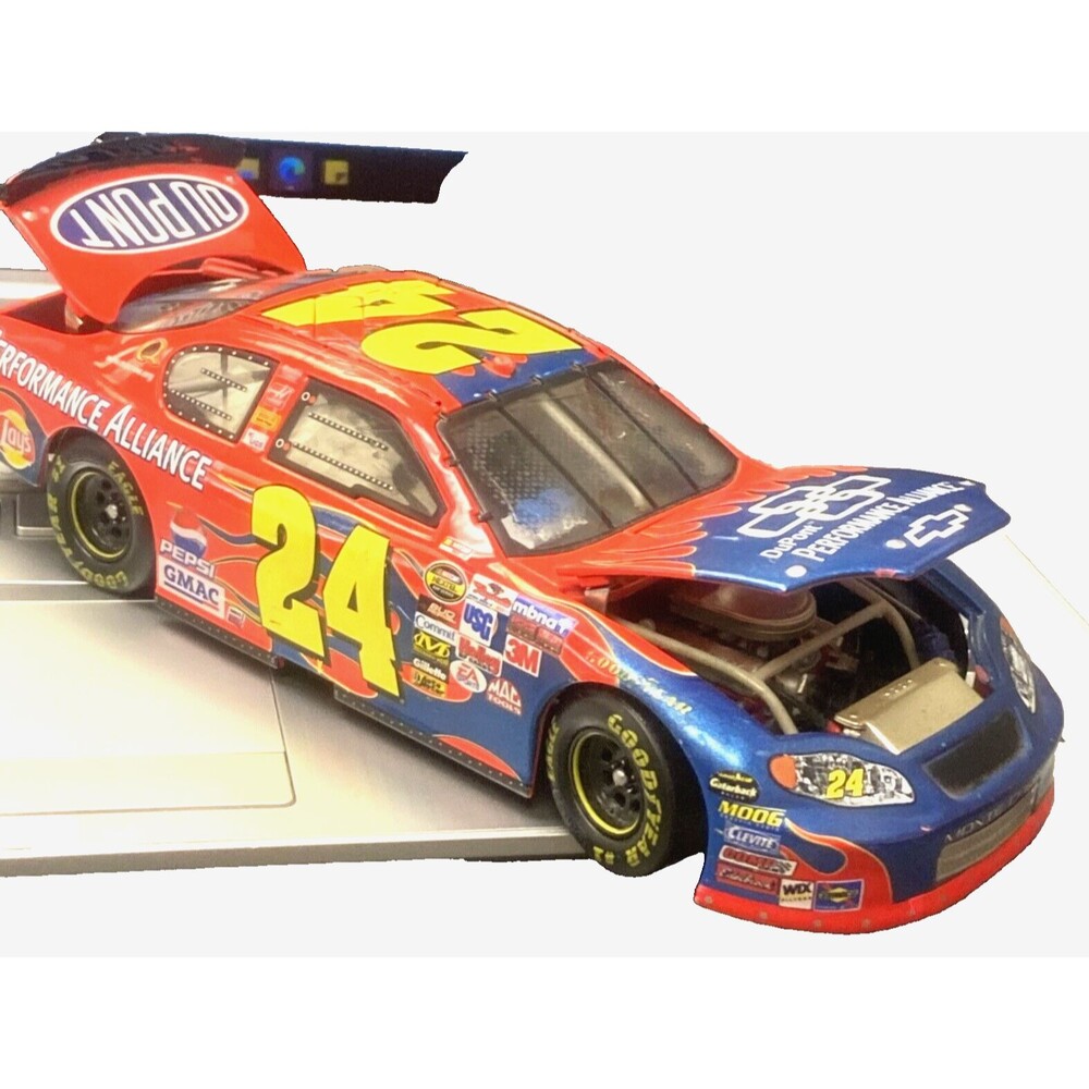 2005  Monte Carlo, Jeff Gordon #24 "DUPONT / PERFORMANCE ALLIANCE  1/24 Action